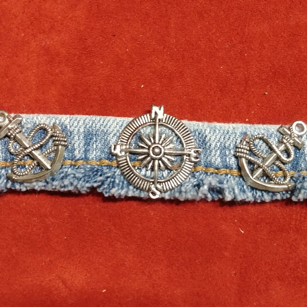 Rose Compass Bracelet - Picture 3 of 5